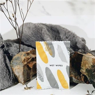 Paquete individual de toallitas de agua